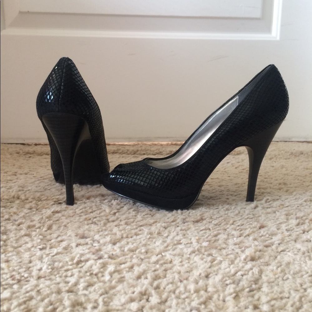 Calvin Klein peep toe heels - Picture 3 of 9